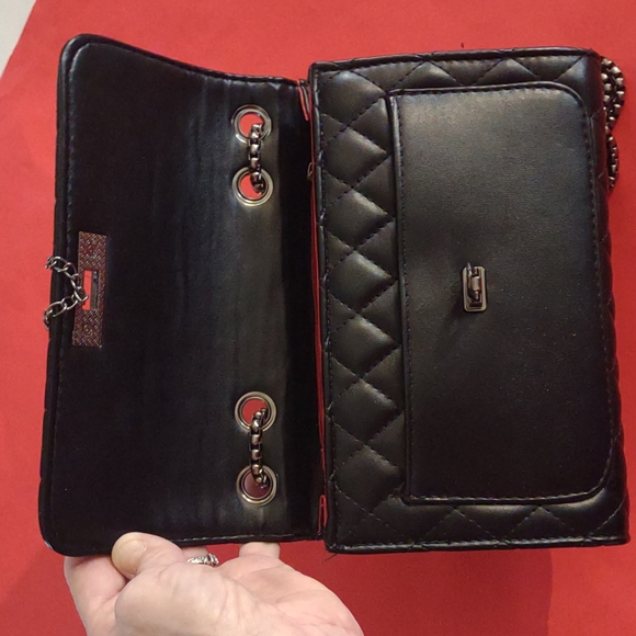 Black quilted evening bag with silver chain handle and metal fold over clasp - Picture 5 of 6